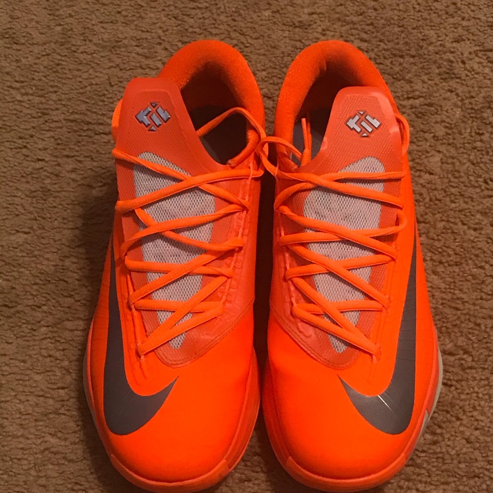 Size 11.5 KD VI Slightly Worn 75$